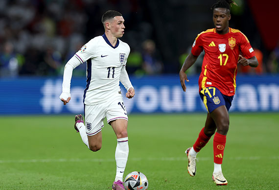 Phil Foden on the ball against Spain